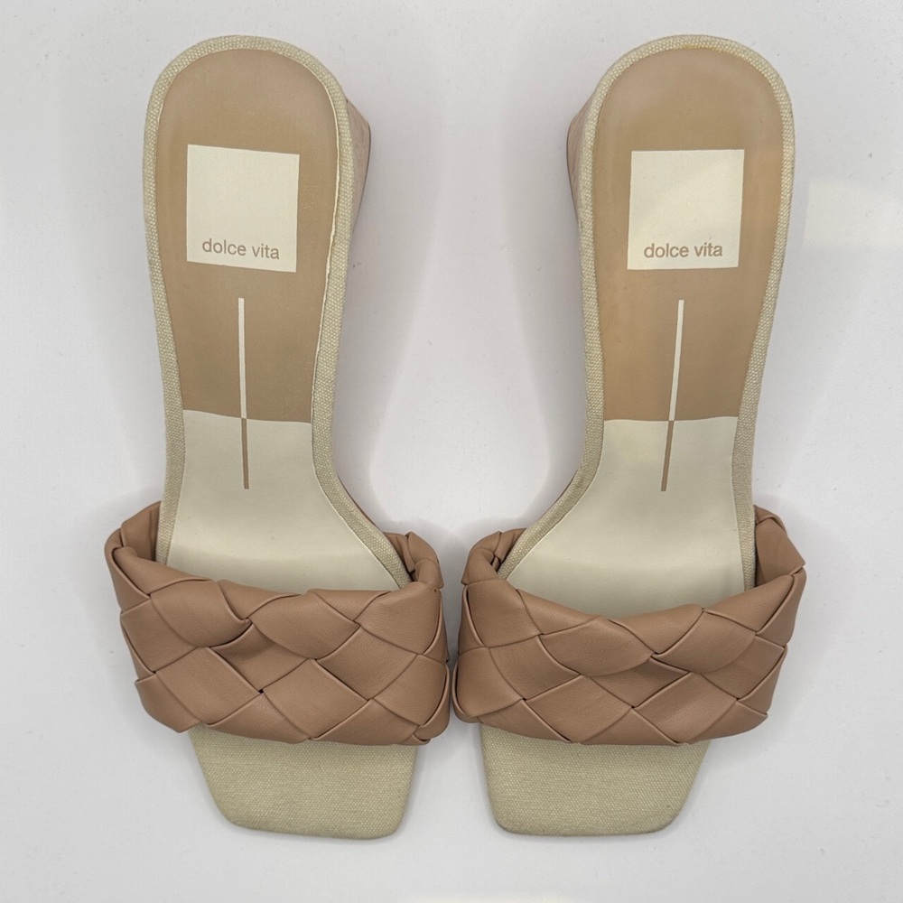Dolce Vita Women's Beige Woven Sandals